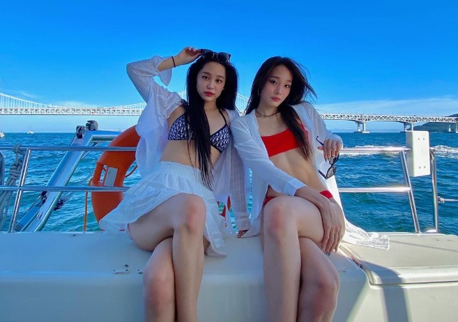 Hai tiểu thư tài phiệt hàng đầu xứ Hàn có bị dìm nhan sắc khi chung khung hình với idol?