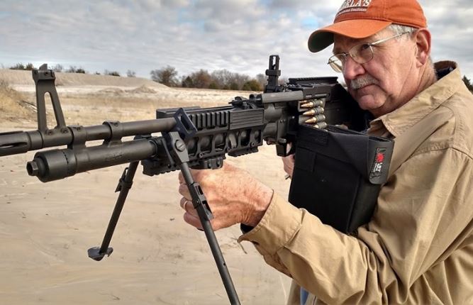 Huyền thoại súng máy M60 của Mỹ