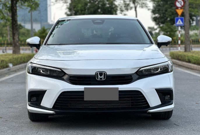 Mới lăn bánh 6.000 km, Honda Civic ‘siêu lướt’ được chào bán với giá bất ngờ