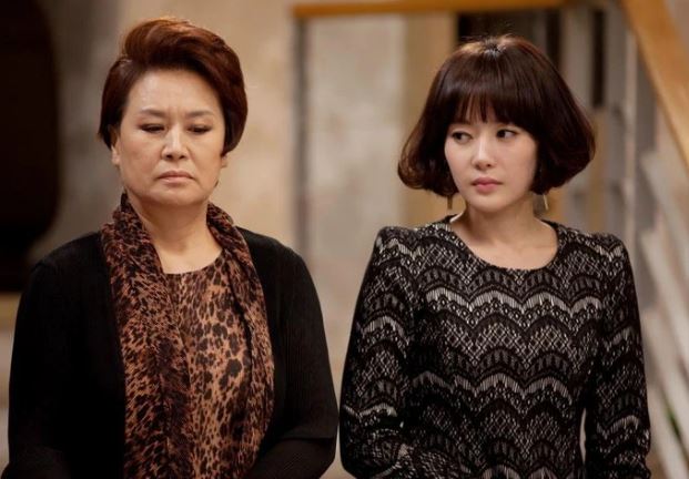 Chồng bối rối không biết phân xử thế nào khi mẹ chồng - nàng dâu bất hòa, nguyên nhân cũng chỉ vì một nụ hôn