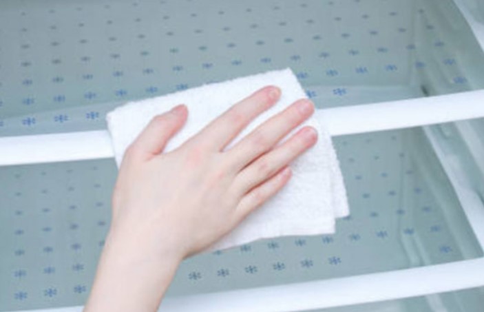 Đặt một chiếc khăn trong tủ lạnh có công dụng gì?