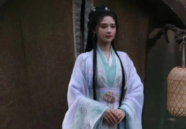 Nàng thơ Đông Cung tái xuất quá đẹp sau loạt tạo hình "dìm nhan sắc", lu mờ cả nữ chính nhờ công lao 1 người?