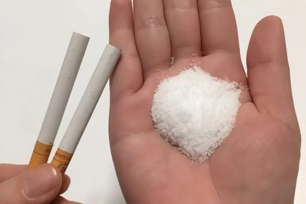 Trộn thuốc lá với muối có công dụng bất ngờ.