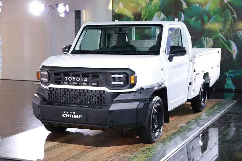 Toyota giới thiệu xe bán tải lấy cảm ứng từ Land Cruiser, giá hơn 300 triệu đồng