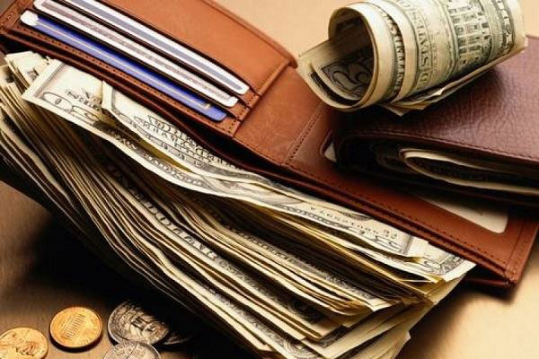 Để muối, đất, bạc, gỗ, diêm trong ví có thực sự mang lại may mắn?