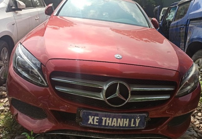 Ngân hàng thanh lý loạt ô tô giá rẻ ‘giật mình’: Có cả Mercedes, BMW, có xe rẻ ngang Honda Vision