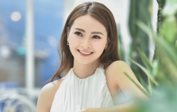 Ngoài đời là 'thánh ế' có tiếng, nữ MC táo bạo VTV lại sở hữu dàn "người tình" toàn nam thần