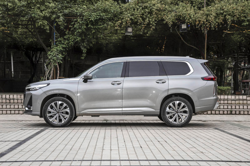 SUV công suất 261 mã lực, giá hơn 740 triệu đồng, ‘đe nẹt’ Ford Everest