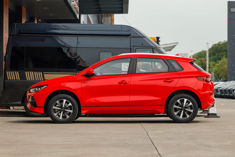 Xe hatchback đẹp long lanh, giá gần 340 triệu đồng