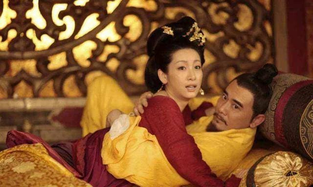 Tại sao các hoàng đế thời xưa không để các phi tần trên 50 tuổi hầu hạ trên giường? Lý do là rất thực tế