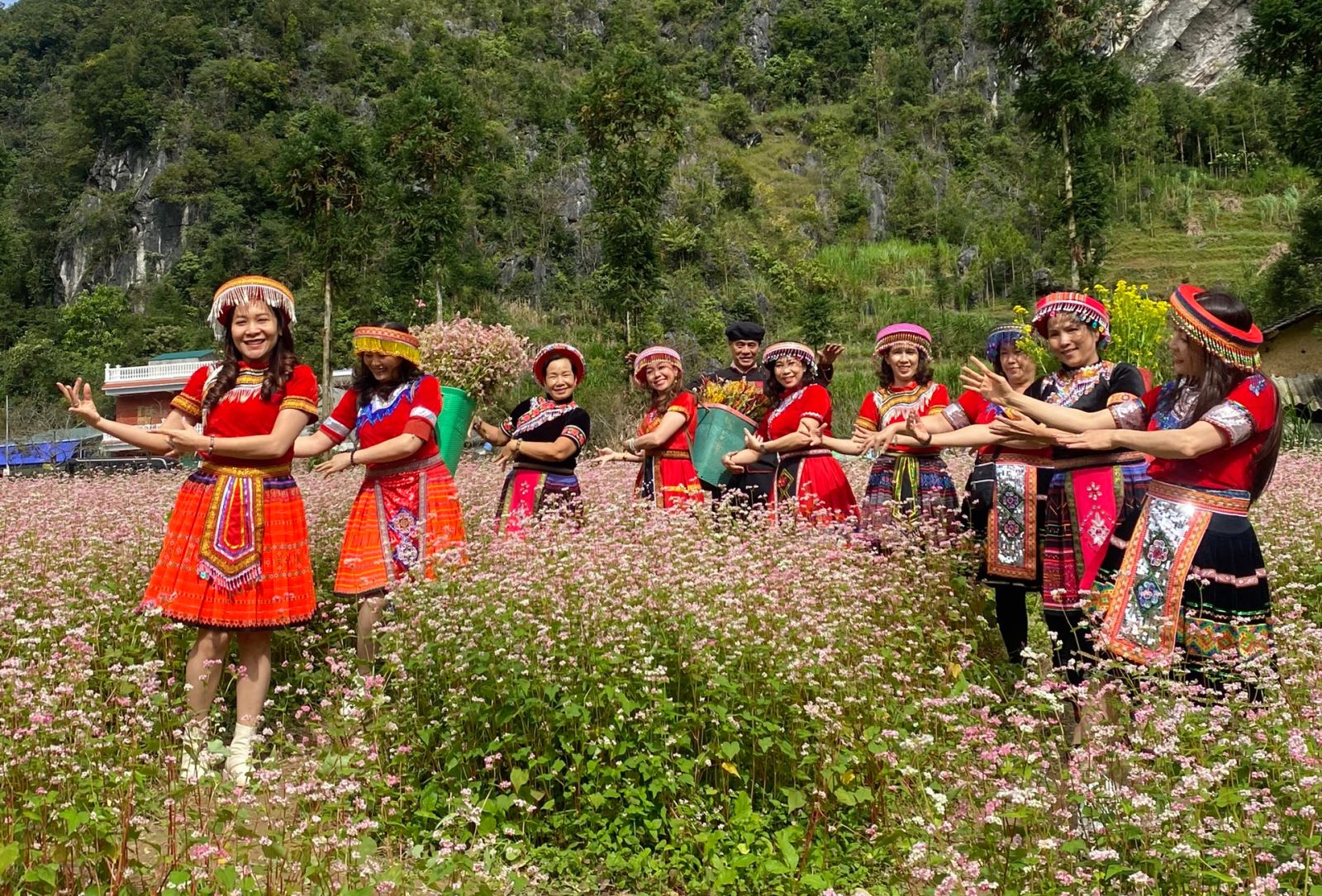 Tour du lịch Tết 2024 hút khách với nhiều ưu đãi, giá tăng nhẹ