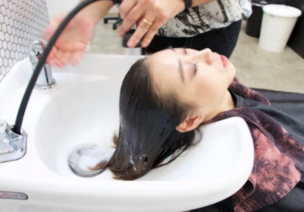 6 sai lầm khi gội đầu khiến tóc rụng, da đầu yếu nhưng hiếm ai chưa từng mắc