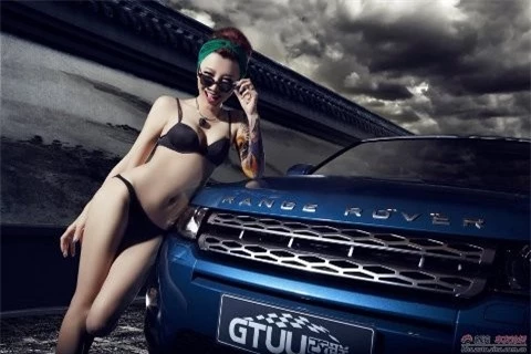 Mỹ nữ khoe dáng chuẩn bên Range Rover ảnh 6
