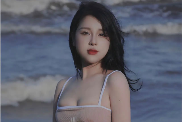 Hot girl giáo viên Vật Lý nổi tiếng năm nào giờ ra sao?