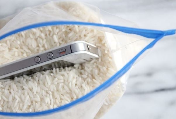 Mẹo tuyệt vời từ hạt gạo giúp bảo vệ đồ dùng hữu hiệu