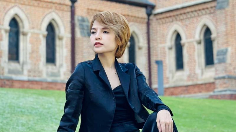 Sau Mỹ, Pháp, NTK Trần Phương Hoa mang bộ sưu tập mới đến Úc 