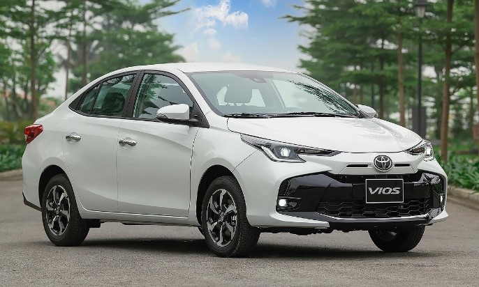 Đại lý đồng loạt ‘xả kho’ xe Toyota tháng 12: Giá xe Toyota Vios cực rẻ, Yaris Cross siêu hấp dẫn