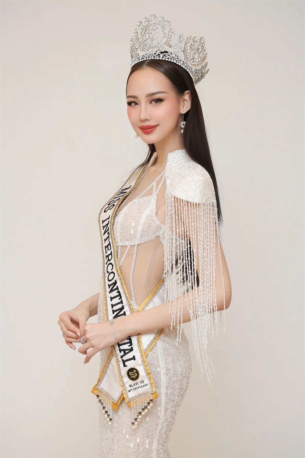Á hậu Ngọc Hằng khoe dáng với bikini ở Hoa hậu Liên lục địa - Ảnh 2.