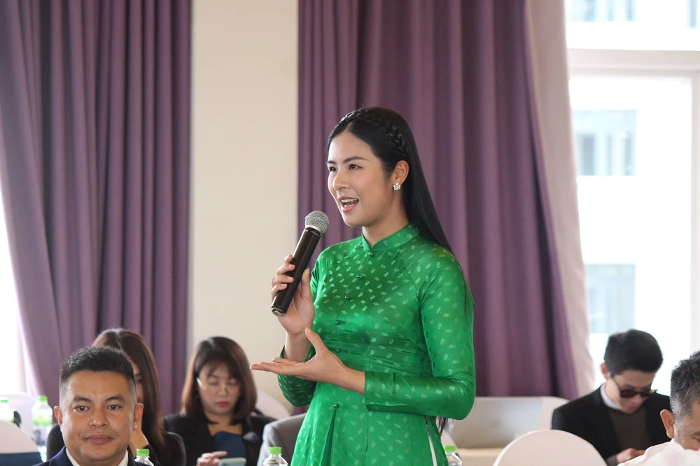 Hoa hậu Việt Nam 2010 - Đặng Thị Ngọc Hân - với vai trò là Phó tổng công ty NVT thuộc tập đoàn Tasco 