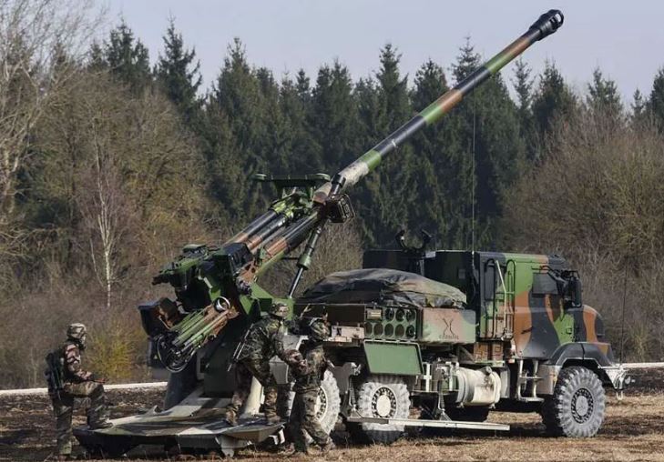 Quân sự thế giới hôm nay (2/12): Pháp nâng cấp pháo tự hành CAESAR, Mỹ hoãn phóng phi thuyền X-37B