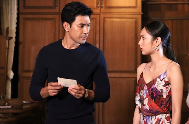 Từ một ánh mắt lạ, vợ phát hiện ngay chồng ngoại tình, cách xử lý khiến anh ta run rẩy