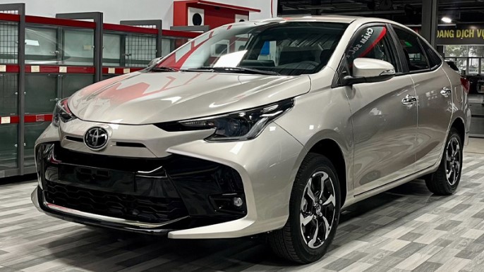 Toyota Vios được giảm giá lên tới 60 triệu đồng, quyết bám đuổi Hyundai Accent