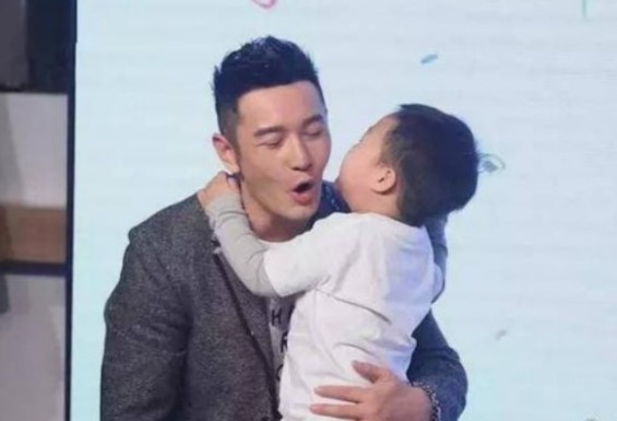 Trước tin đồn con trai của Angela Baby không phải con ruột Huỳnh Hiểu Minh, nam diễn viên nói gì?