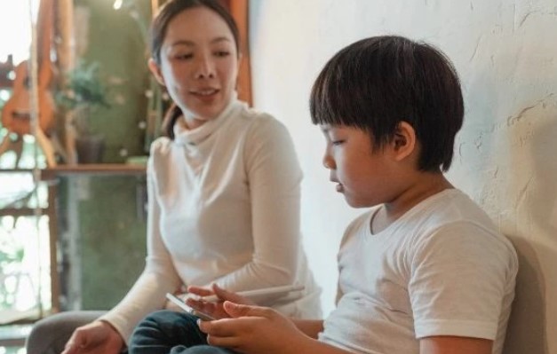 Ba kiểu cha mẹ này rất dễ biến con mình thành “kẻ thù”, đặc biệt là kiểu thứ ba, thật khủng khiếp!