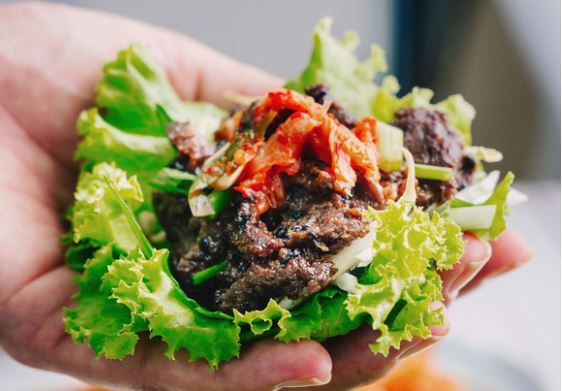 Loại rau sống chuyên dùng cho các món cuốn, giúp giảm cholesterol, bảo vệ tim mạch và ngăn ngừa biến chứng tiểu đường