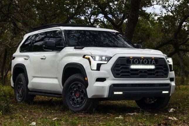 Lộ diện biến thể mới của Toyota Fortuner