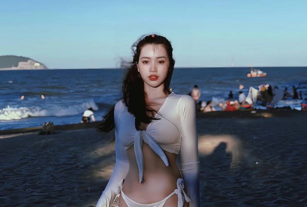 Mê đắm hot girl 'Nóng cùng World Cup' khoe body siêu nuột