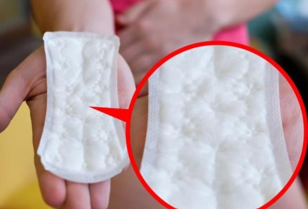 Hoa văn trên bề mặt băng vệ sinh dùng làm gì, có phải chỉ để trang trí?