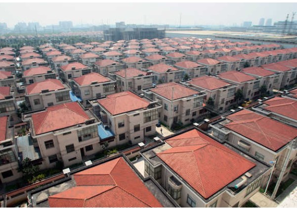 Kỳ lạ ngôi làng phát vàng bạc, miễn phí tiền điện nước hàng tháng cho người dân