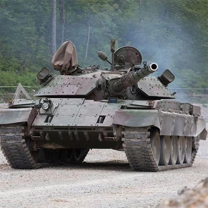 Xe tăng M-55S là phiên bản hiện đại hóa từ dòng chiến xa nổi tiếng T-55 do Liên Xô chế tạo, khi ứng dụng những công nghệ mới do Israel cung cấp. Một tiểu đoàn với số lượng 28 chiếc nằm trong đội hình Lữ đoàn cơ giới số 47 của Quân đội Ukraine.