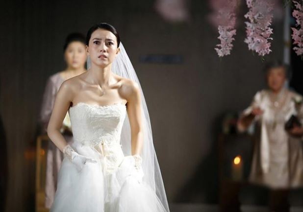 Vô tình đụng mặt bạn trai cũ ngay sảnh cưới, tôi đắc ý tiết lộ lý do kết hôn vội vàng sau khi chia tay khiến anh ta tức nghẹn