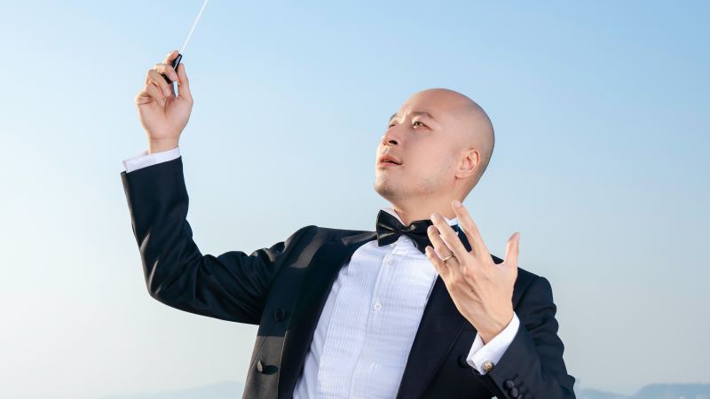 Nhạc trưởng Đồng Quang Vinh mang dàn nhạc giao hưởng lên du thuyền 5 sao