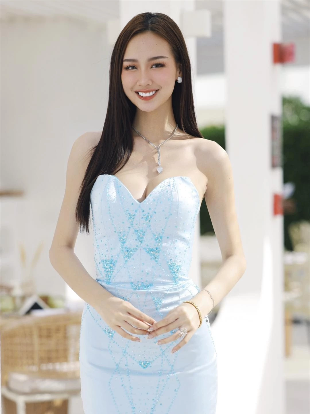 Bảo Ngọc mặc táo bạo khi sắp hết nhiệm kỳ Hoa hậu Liên lục địa ảnh 15