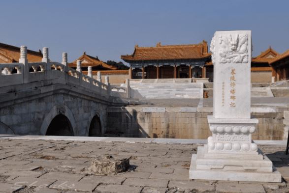 Khi x&#xE2;y d&#x1EF1;ng l&#x103;ng m&#x1ED9; cho m&#xEC;nh, Ho&#xE0;ng &#x111;&#x1EBF; s&#x1EE3; nh&#x1EA5;t l&#xE0; g&#x1EB7;p ph&#x1EA3;i th&#x1EE9; n&#xE0;y, ngay c&#x1EA3; khi s&#x1EAF;p ho&#xE0;n th&#xE0;nh m&#xE0; g&#x1EB7;p ph&#x1EA3;i c&#x169;ng bu&#x1ED9;c b&#x1ECF; d&#x1EDF;