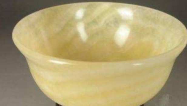 Ông lão về hưu khiến chuyên gia thẩm định kinh ngạc khi sở hữu bát cổ 6,5 tỷ thời Hoàng đế Phổ Nghi