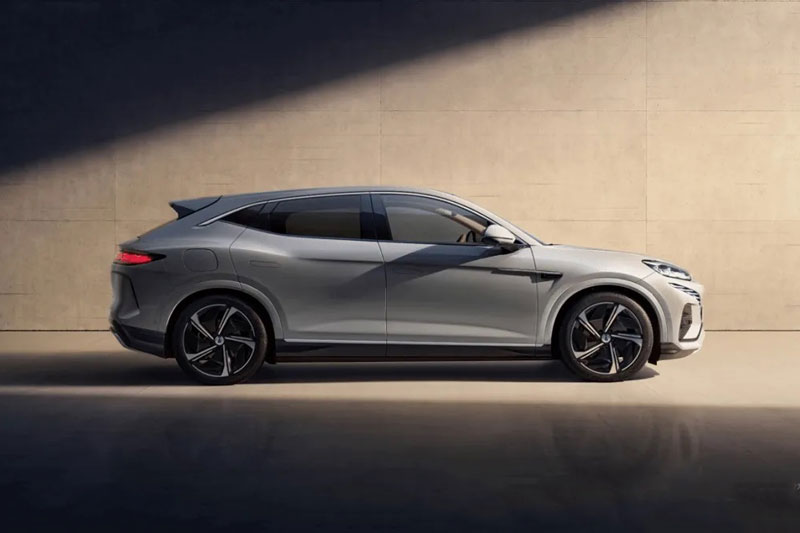 SUV công suất 482 mã lực, lớn hơn Toyota Fortuner, siêu tiết kiệm xăng, giá hấp dẫn