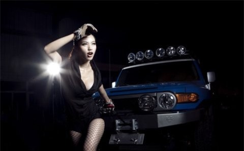 Ngắm 'cô nàng sửa xe' cực gợi cảm ảnh 3