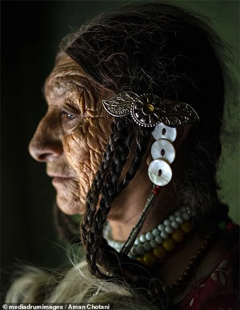 Thú vị loạt ảnh các bộ tộc độc đáo Ấn Độ - Ảnh 2.