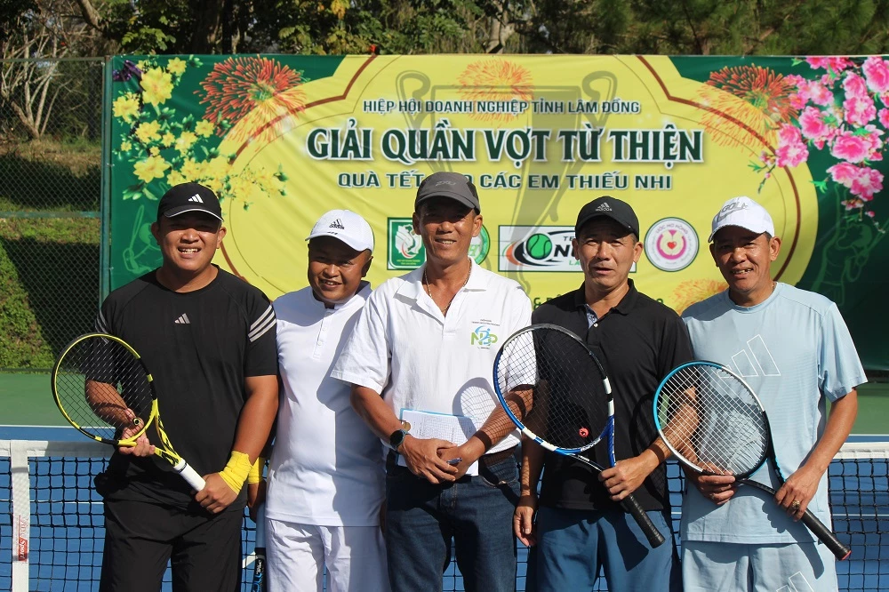 chính thức khởi tranh Giải quần vợt từ thiện tranh cúp Hiệp hội Doanh nghiệp tỉnh Lâm Đồng 2023