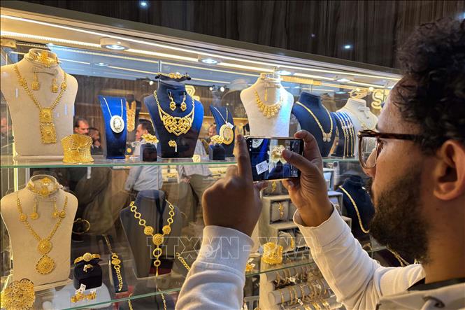 Thị trường châu Á diễn biến ngược chiều trước khi Mỹ công bố số liệu việc làm