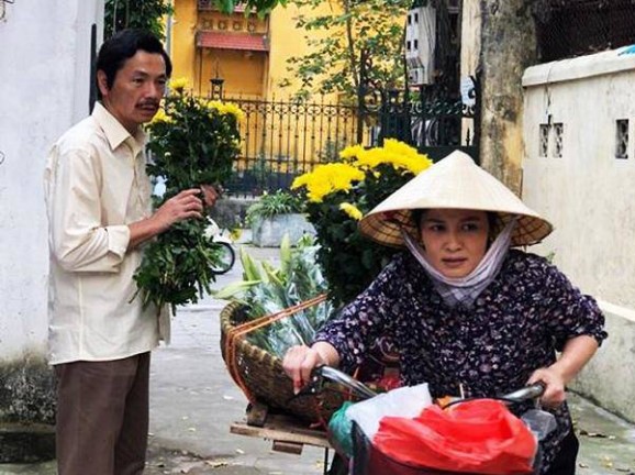 Sắc vóc cô bán hoa Về Nhà Đi Con nay thăng cấp thành vợ "chủ tịch quyền lực" mới của VTV ra sao?