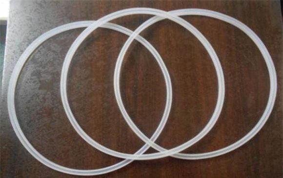 dai-cao-su (1).jpeg 2 hộp cơm, dải cao su, mẹo hay, vệ sinh