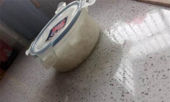 dai-cao-su (1).jpeg 3 hộp cơm, dải cao su, mẹo hay, vệ sinh