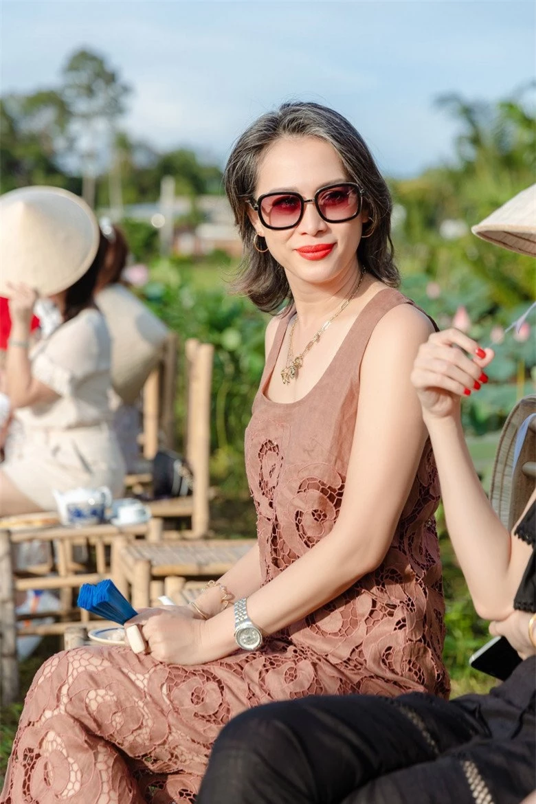 Hoa hậu Việt Nam 1998 giờ ra sao: Tuổi U50 phó mặc lão hoá, tự tin với nét đẹp "độc nhất" - 3