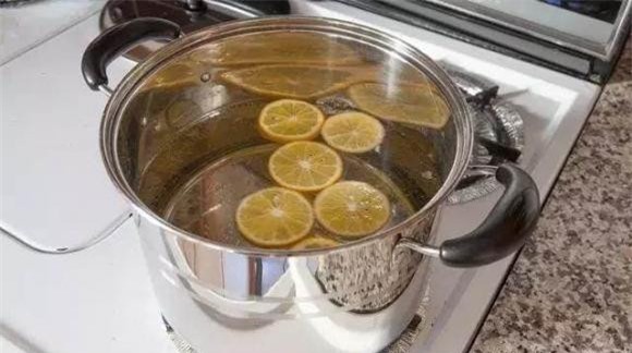 tay-trang (1).jpeg 3 quần áo ố vàng, giặt sạch, vết ố vàng, mẹo hay