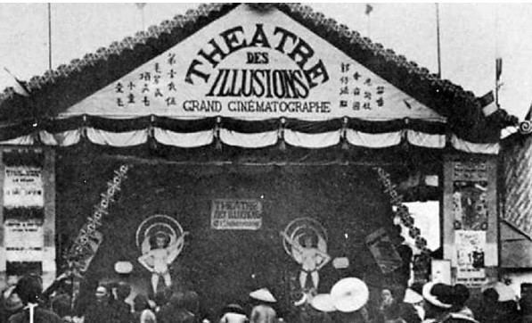 Nơi nào ở Việt Nam là địa điểm đầu tiên tổ chức chiếu phim?